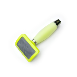 Pet star Пуходерка пластиковая с силиконовой ручкой зеленая S 8*17 см