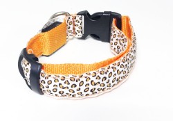 Meangood Ошейник светящийся нейлоновый Леопард размер M 40-48 см бело-оранжевый